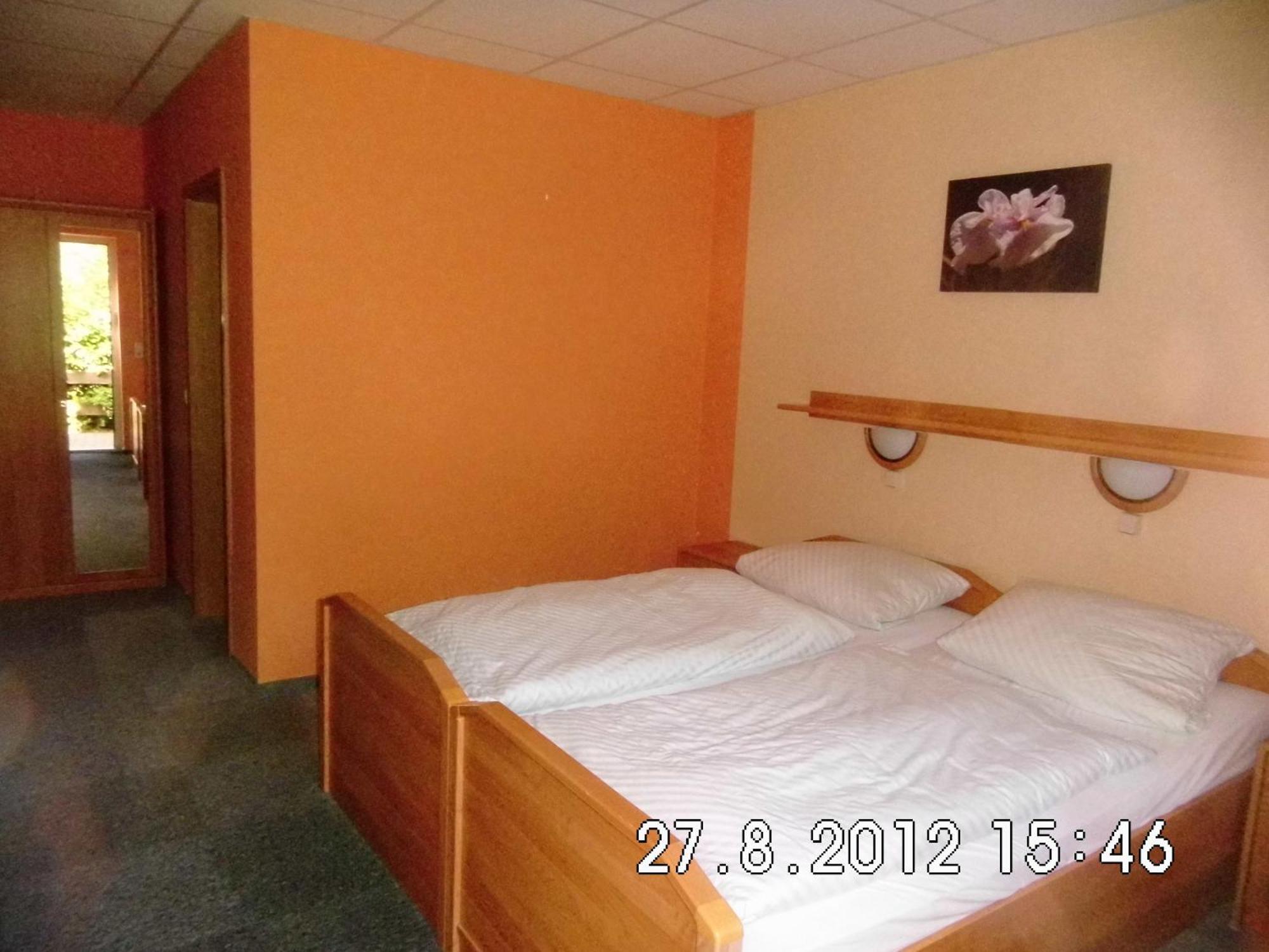 Hotel-Garni "Hof Von Hannover" Витмунд Екстериор снимка