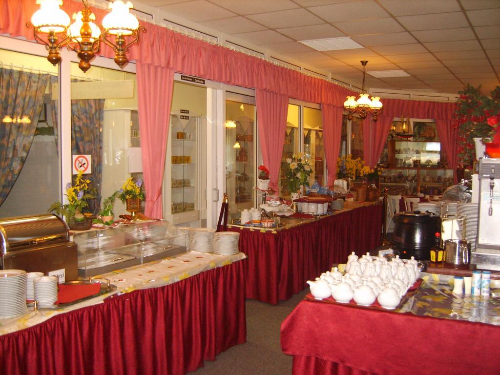 Hotel-Garni "Hof Von Hannover" Витмунд Екстериор снимка