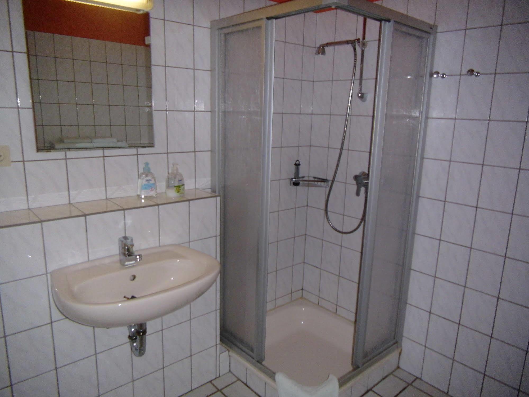 Hotel-Garni "Hof Von Hannover" Витмунд Екстериор снимка