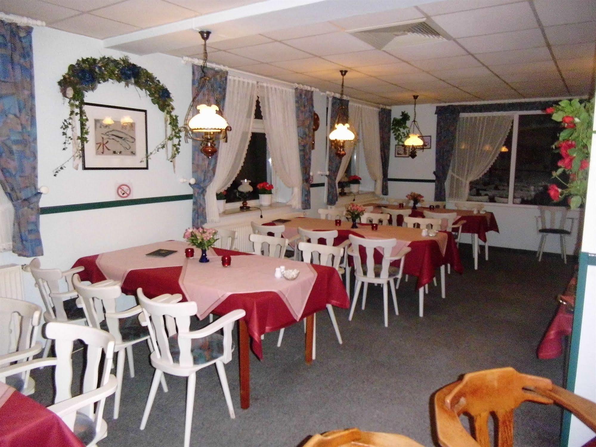 Hotel-Garni "Hof Von Hannover" Витмунд Екстериор снимка