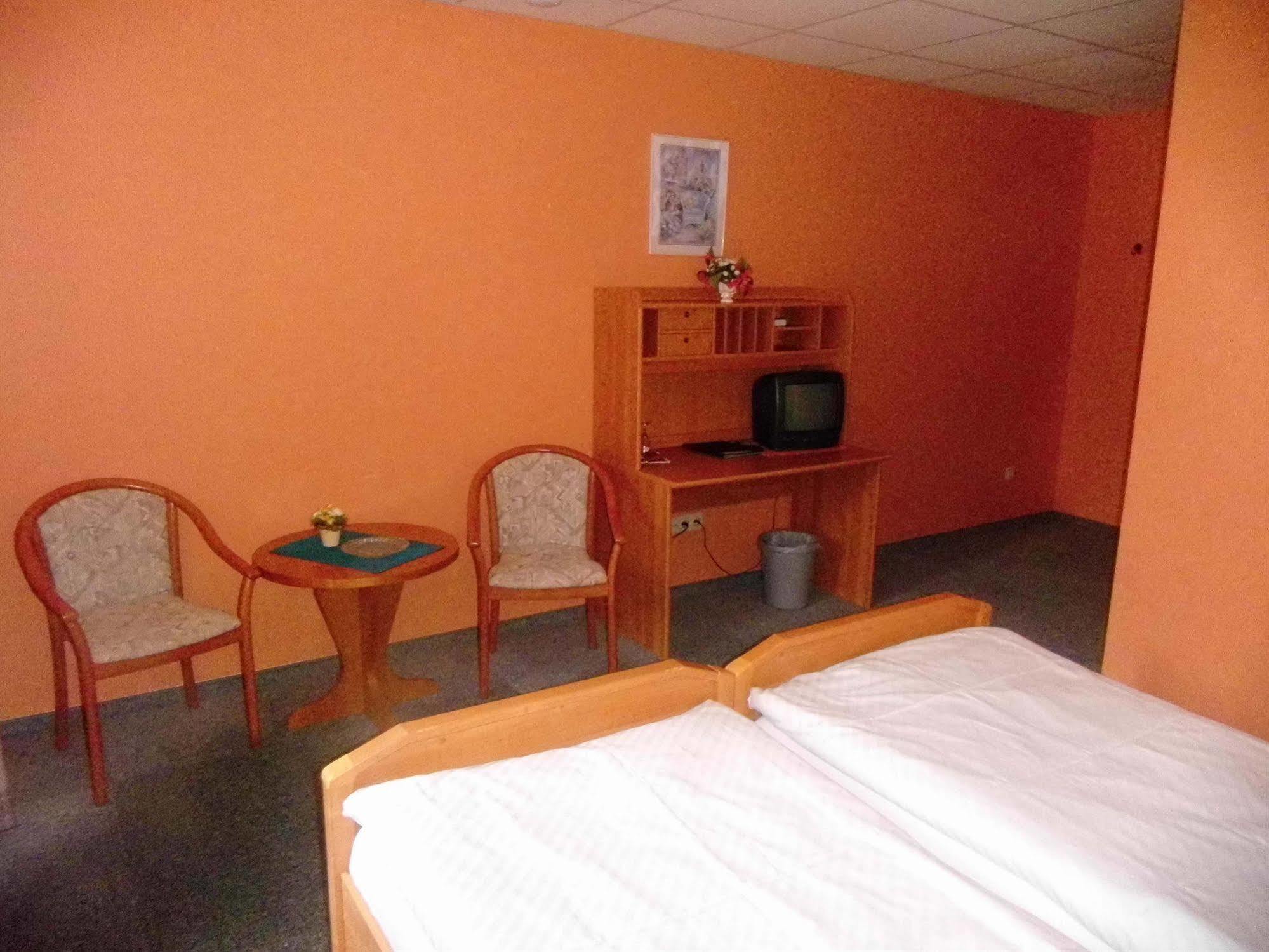Hotel-Garni "Hof Von Hannover" Витмунд Екстериор снимка